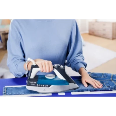 Steam iron ZIR3000 STIRO